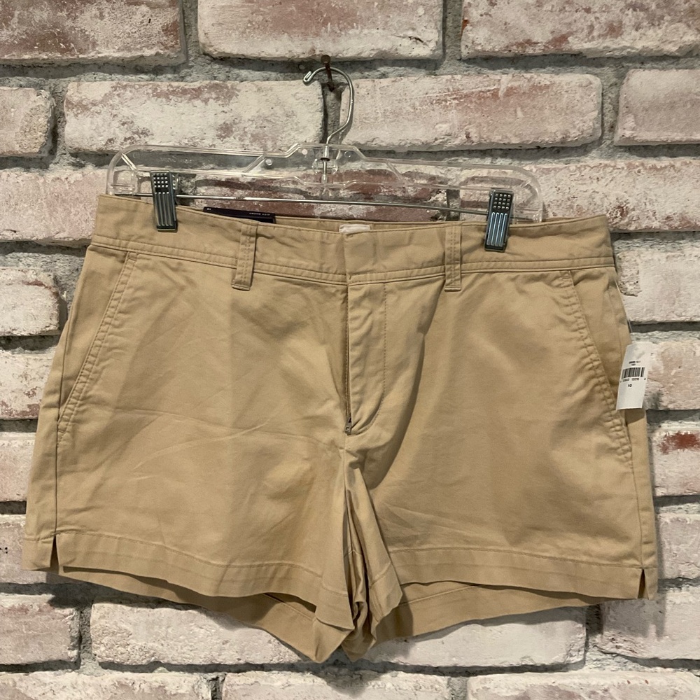 New With Tag Tan GAP City Short, Size 10.